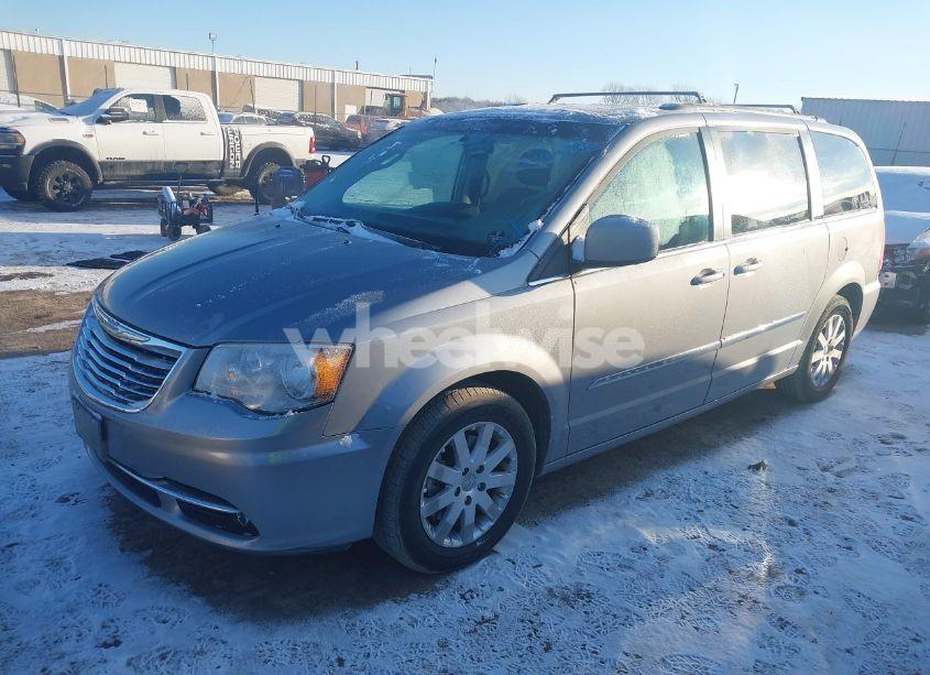 Photo 2 of 2016 Chrysler Town & COUNTRY TOURING (VIN 2C4RC1BG2GR301674)