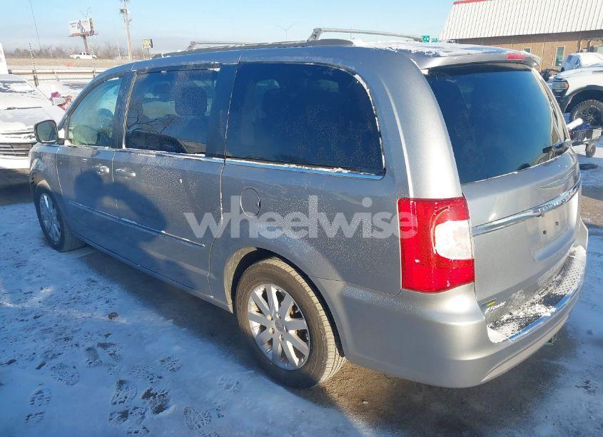 Photo 3 of 2016 Chrysler Town & COUNTRY TOURING (VIN 2C4RC1BG2GR301674)