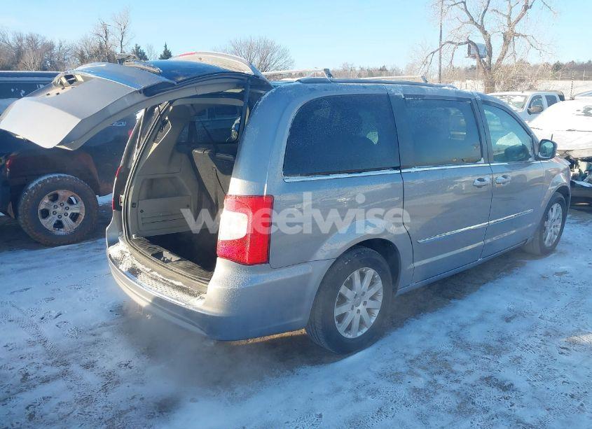 Photo 4 of 2016 Chrysler Town & COUNTRY TOURING (VIN 2C4RC1BG2GR301674)