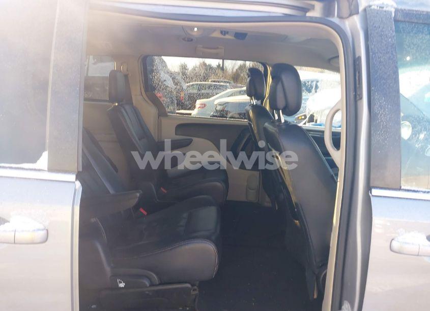 Photo 8 of 2016 Chrysler Town & COUNTRY TOURING (VIN 2C4RC1BG2GR301674)