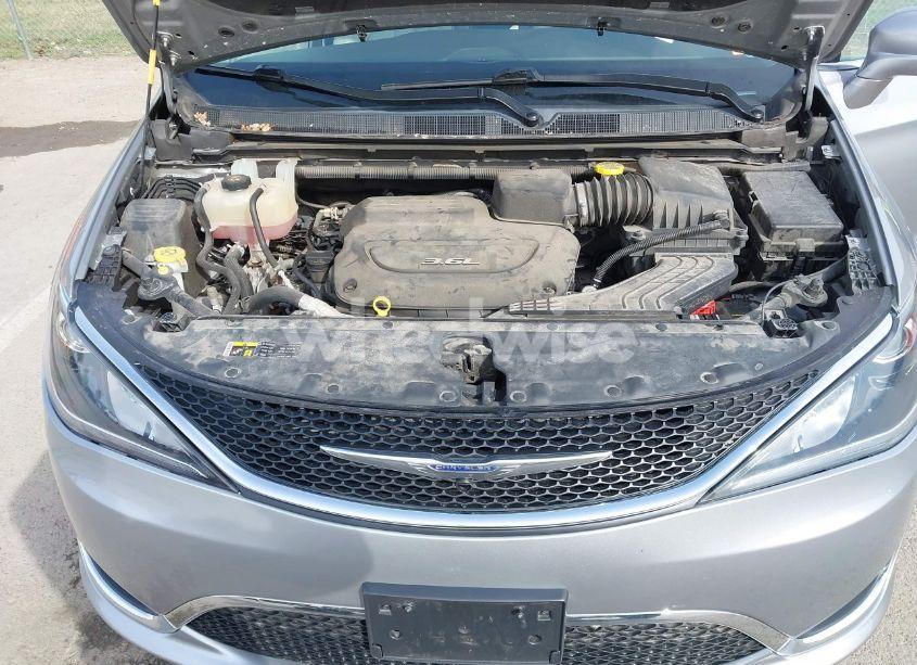 Photo 10 of 2017 Chrysler Pacifica TOURING-L (VIN 2C4RC1BG2HR503660)