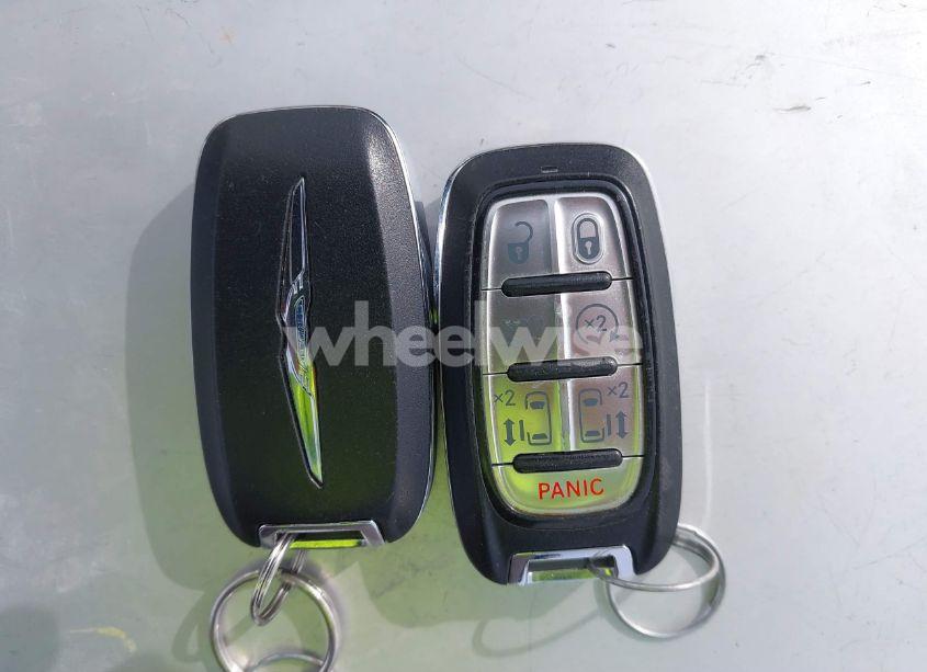 Photo 11 of 2017 Chrysler Pacifica TOURING-L (VIN 2C4RC1BG2HR503660)