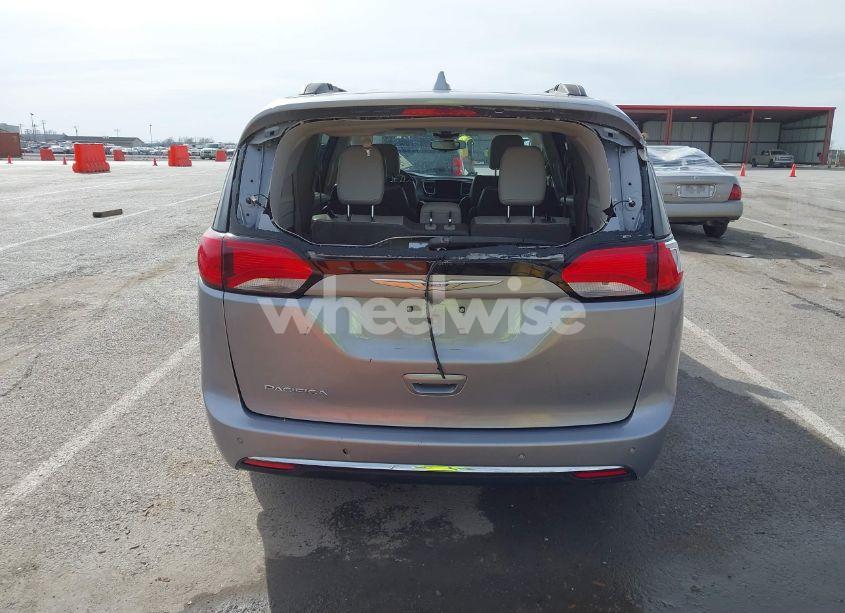 Photo 16 of 2017 Chrysler Pacifica TOURING-L (VIN 2C4RC1BG2HR503660)