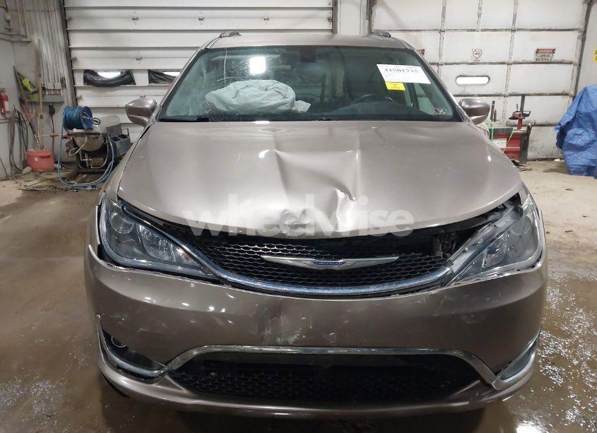 Photo 12 of 2017 Chrysler Pacifica TOURING-L (VIN 2C4RC1BG2HR593473)