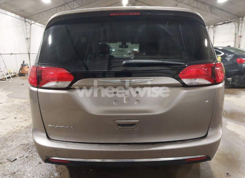 Photo 16 of 2017 Chrysler Pacifica TOURING-L (VIN 2C4RC1BG2HR593473)