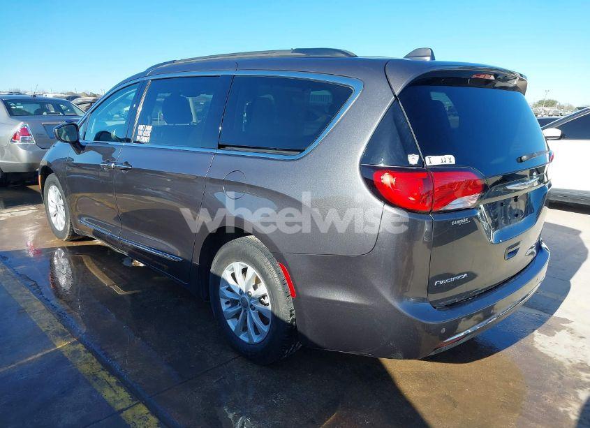 Photo 3 of 2017 Chrysler Pacifica TOURING-L (VIN 2C4RC1BG2HR609056)