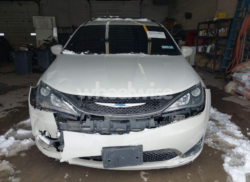 Photo 12 of 2017 Chrysler Pacifica TOURING-L (VIN 2C4RC1BG2HR613690)