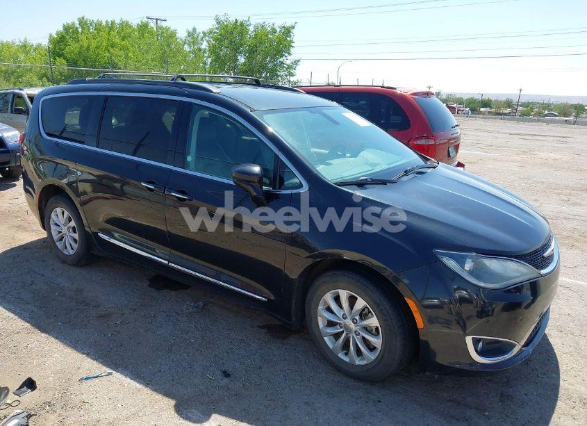 Photo 13 of 2017 Chrysler Pacifica TOURING-L (VIN 2C4RC1BG2HR642106)