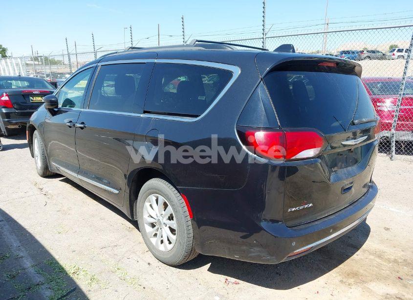 Photo 14 of 2017 Chrysler Pacifica TOURING-L (VIN 2C4RC1BG2HR642106)