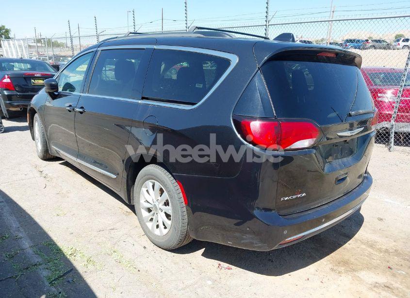 Photo 3 of 2017 Chrysler Pacifica TOURING-L (VIN 2C4RC1BG2HR642106)