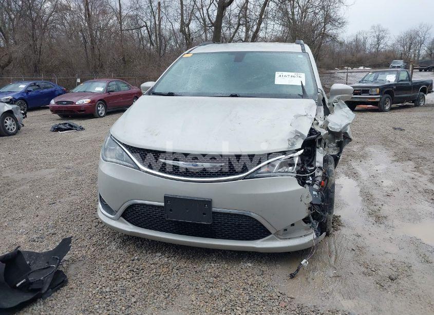 Photo 13 of 2017 Chrysler Pacifica TOURING-L (VIN 2C4RC1BG2HR688499)