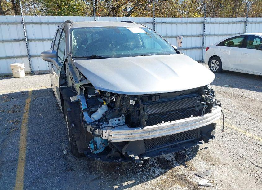 Photo 6 of 2017 Chrysler Pacifica TOURING-L (VIN 2C4RC1BG2HR702384)