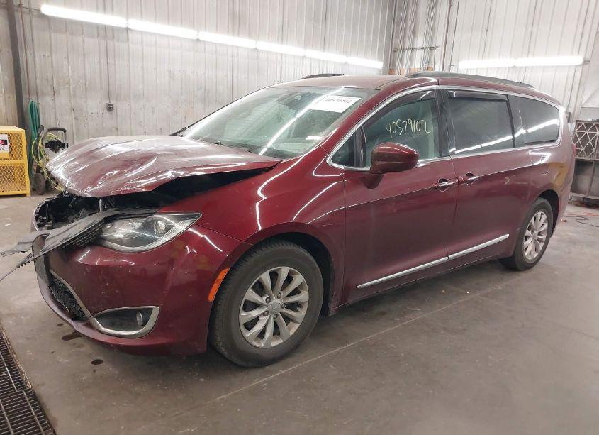 Photo 2 of 2017 Chrysler Pacifica TOURING-L (VIN 2C4RC1BG2HR703065)