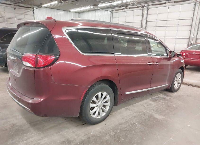 Photo 4 of 2017 Chrysler Pacifica TOURING-L (VIN 2C4RC1BG2HR703065)