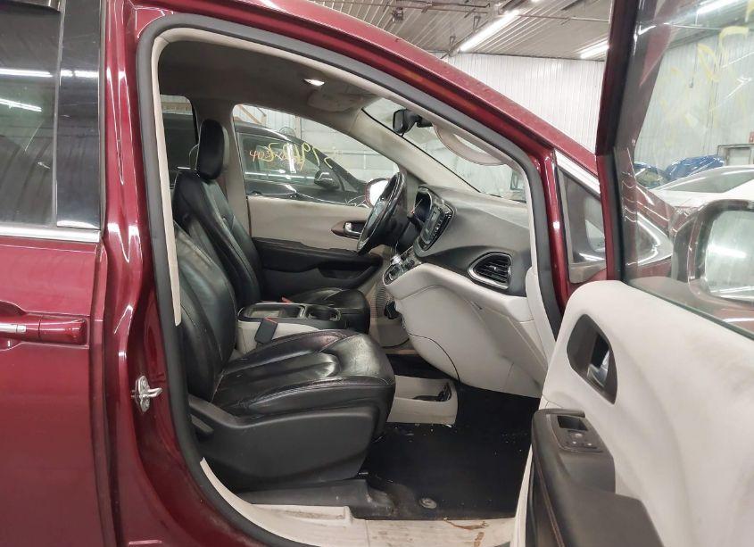 Photo 5 of 2017 Chrysler Pacifica TOURING-L (VIN 2C4RC1BG2HR703065)