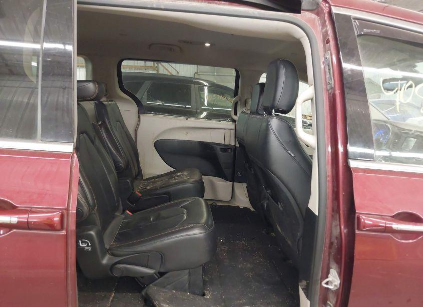 Photo 8 of 2017 Chrysler Pacifica TOURING-L (VIN 2C4RC1BG2HR703065)