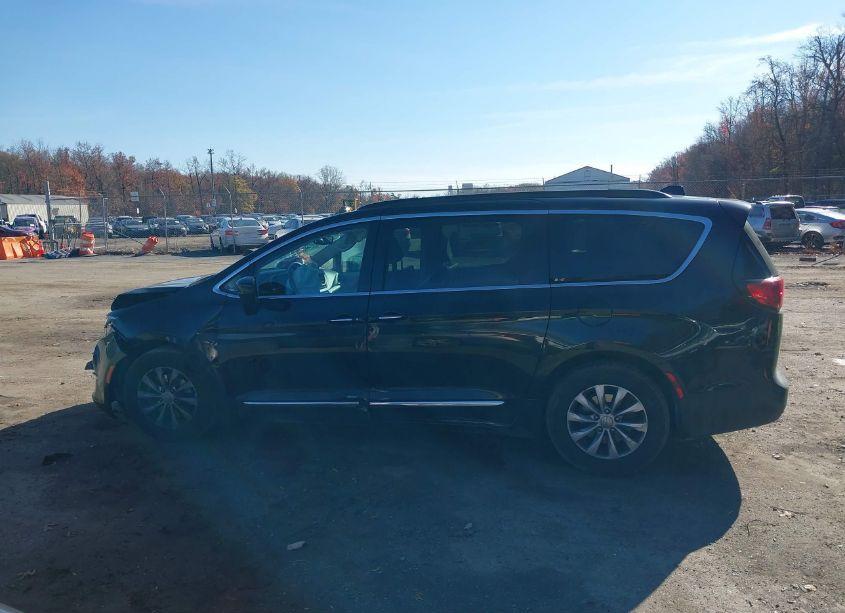 Photo 14 of 2017 Chrysler Pacifica TOURING-L (VIN 2C4RC1BG2HR745414)