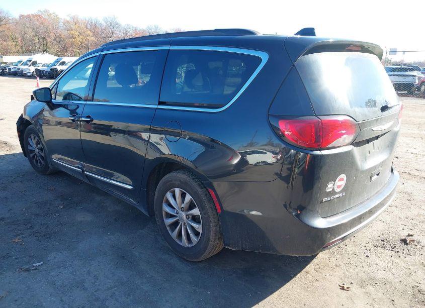 Photo 3 of 2017 Chrysler Pacifica TOURING-L (VIN 2C4RC1BG2HR745414)