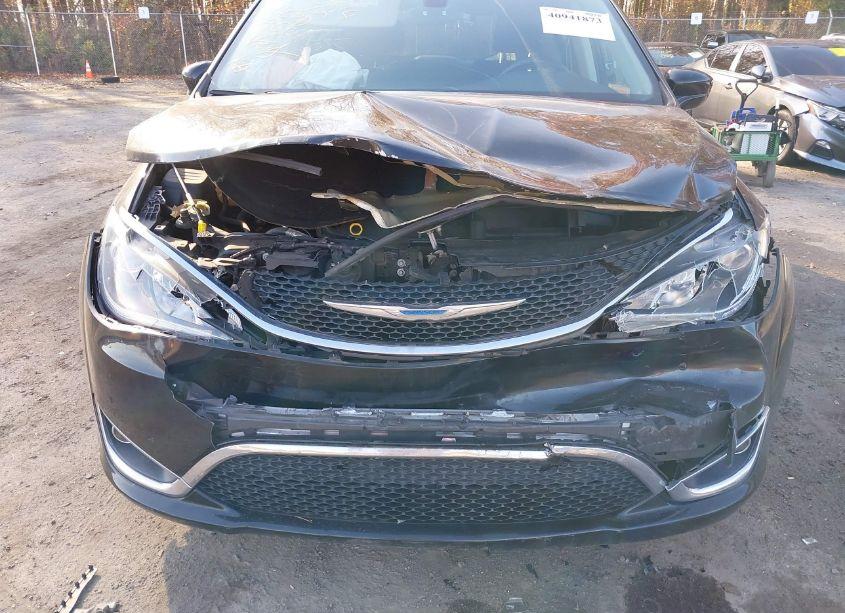 Photo 6 of 2017 Chrysler Pacifica TOURING-L (VIN 2C4RC1BG2HR745414)