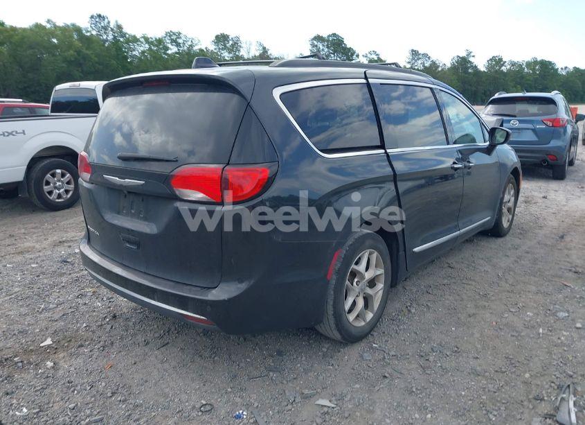 Photo 4 of 2017 Chrysler Pacifica TOURING-L (VIN 2C4RC1BG2HR794726)