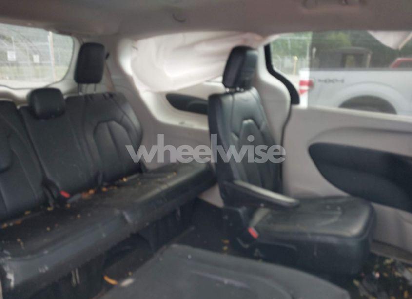 Photo 8 of 2017 Chrysler Pacifica TOURING-L (VIN 2C4RC1BG2HR794726)