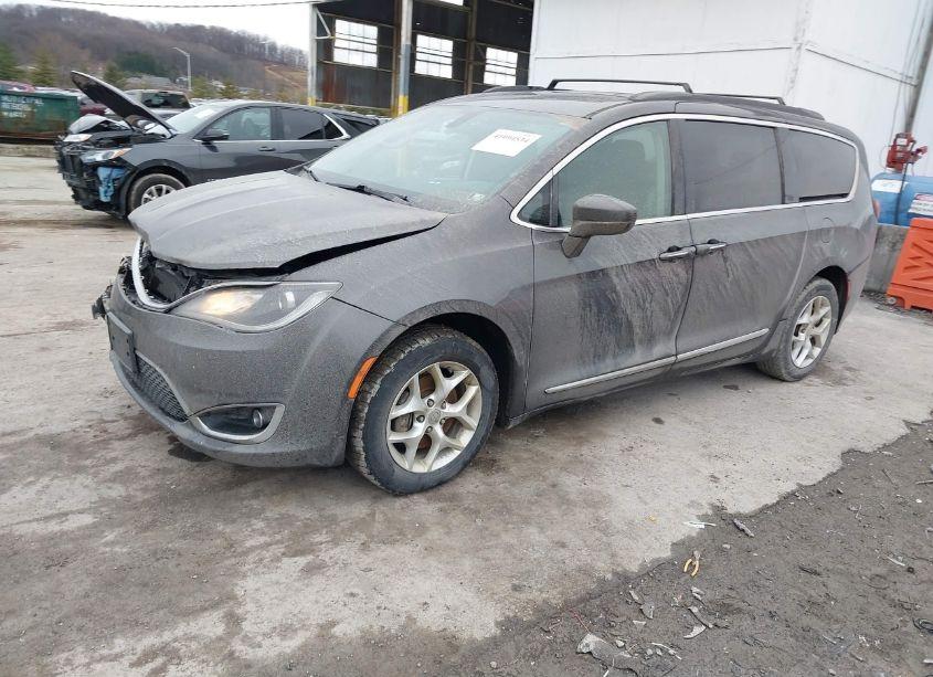 Photo 2 of 2017 Chrysler Pacifica TOURING-L (VIN 2C4RC1BG2HR831547)