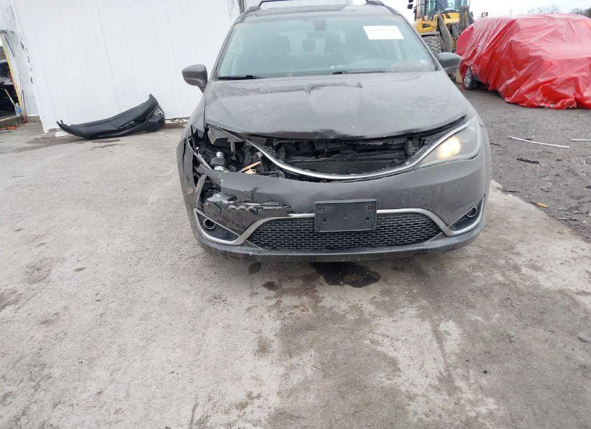 Photo 6 of 2017 Chrysler Pacifica TOURING-L (VIN 2C4RC1BG2HR831547)