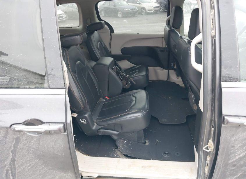 Photo 8 of 2017 Chrysler Pacifica TOURING-L (VIN 2C4RC1BG2HR831547)