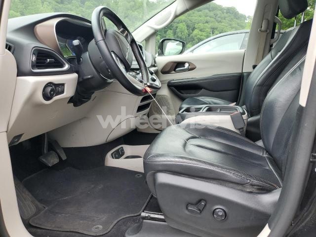 Photo 11 of 2018 CHRYSLER PACIFICA TOURING L (VIN 2C4RC1BG2JR114345)