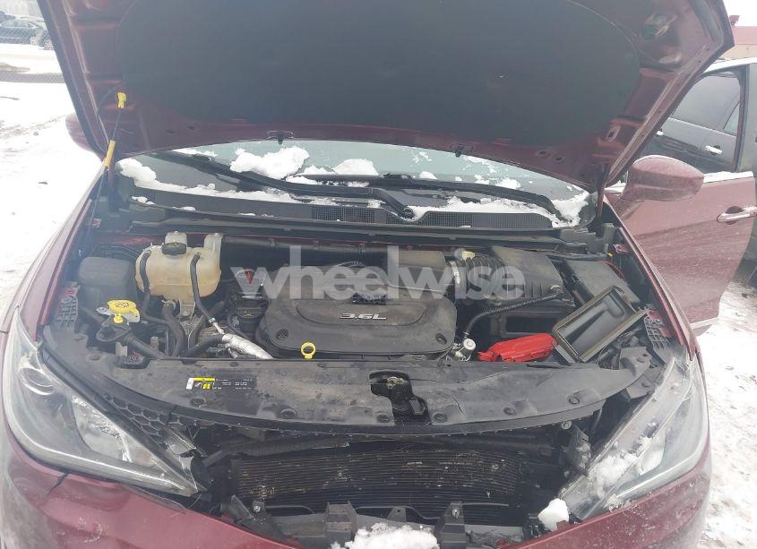 Photo 10 of 2018 Chrysler Pacifica TOURING L (VIN 2C4RC1BG2JR131582)