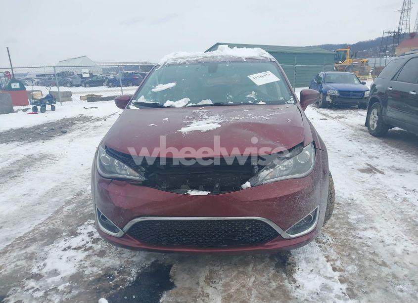 Photo 12 of 2018 Chrysler Pacifica TOURING L (VIN 2C4RC1BG2JR131582)