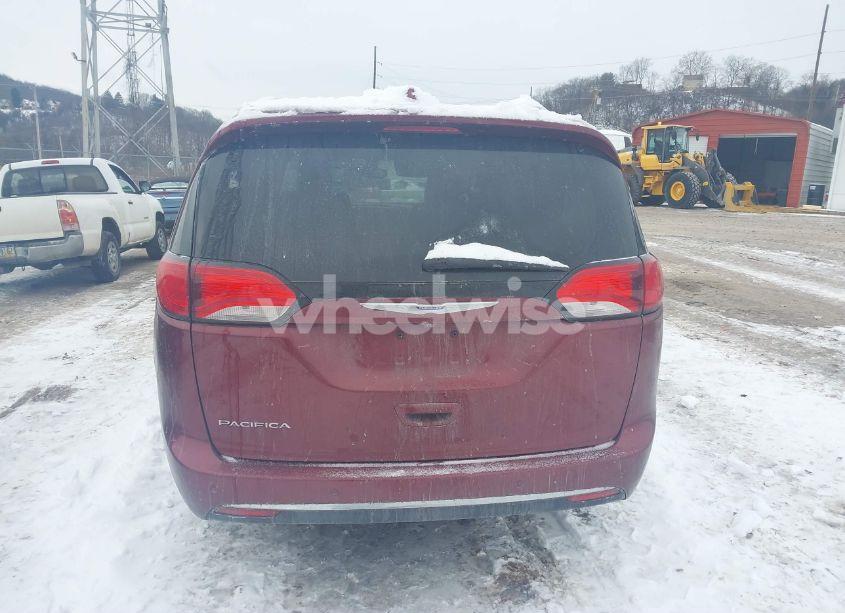 Photo 16 of 2018 Chrysler Pacifica TOURING L (VIN 2C4RC1BG2JR131582)