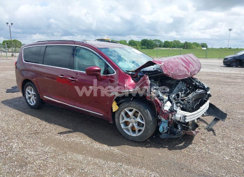 2018 Chrysler Pacifica TOURING L (VIN 2C4RC1BG2JR158779) main photo