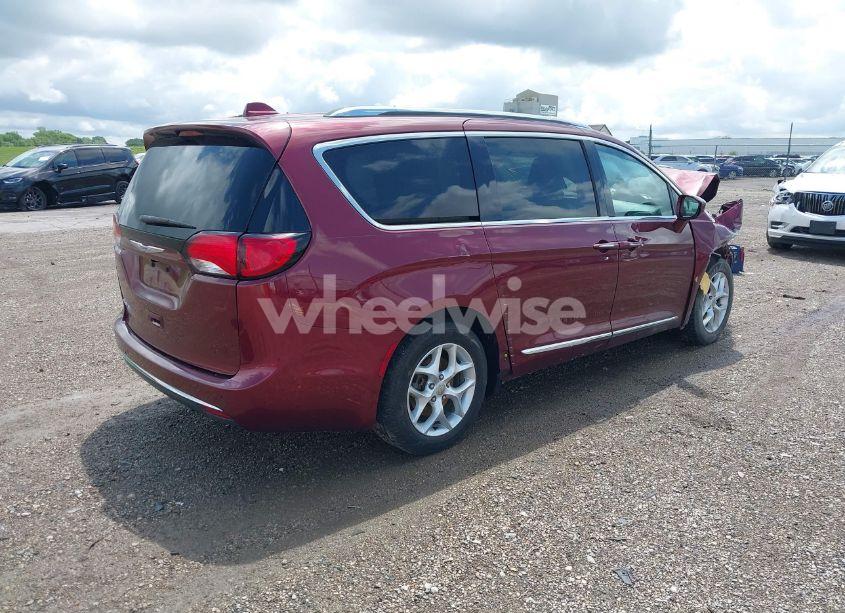 Photo 4 of 2018 Chrysler Pacifica TOURING L (VIN 2C4RC1BG2JR158779)