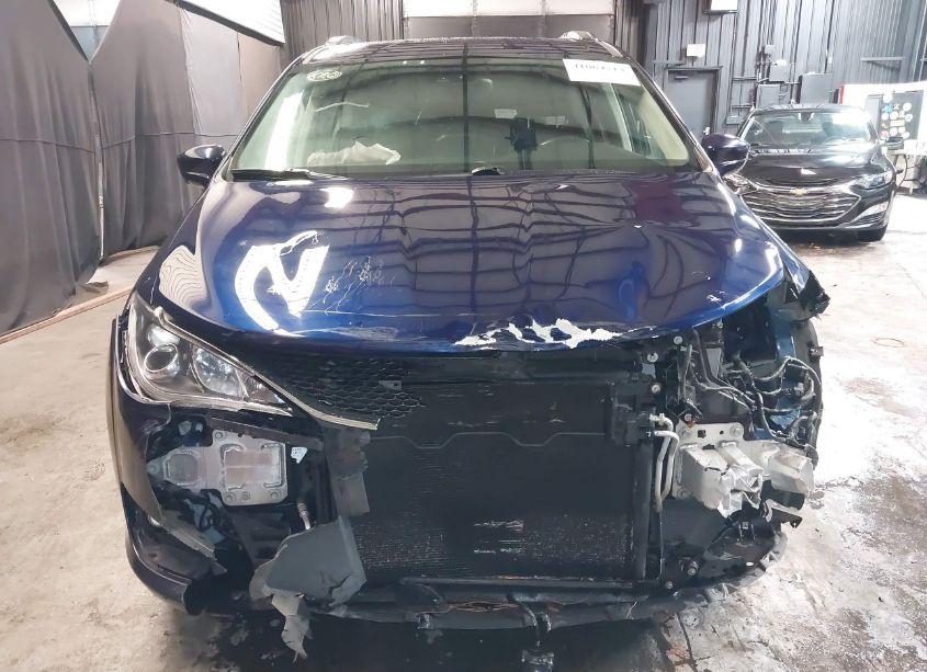 Photo 13 of 2018 Chrysler Pacifica TOURING L (VIN 2C4RC1BG2JR217894)