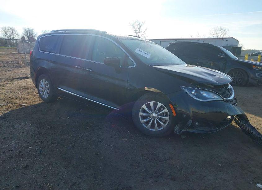 2018 Chrysler Pacifica TOURING L (VIN 2C4RC1BG2JR253892) main photo