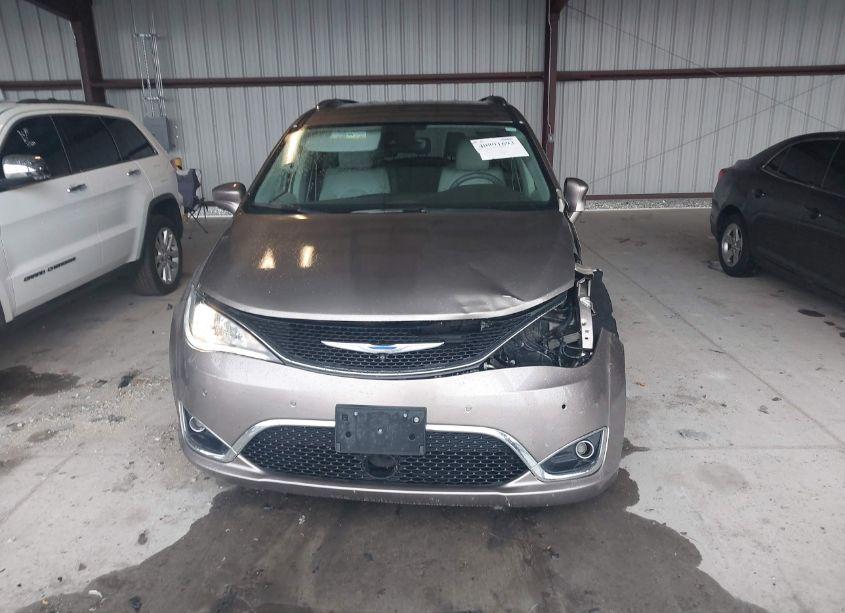 Photo 12 of 2018 Chrysler Pacifica TOURING L (VIN 2C4RC1BG2JR262849)