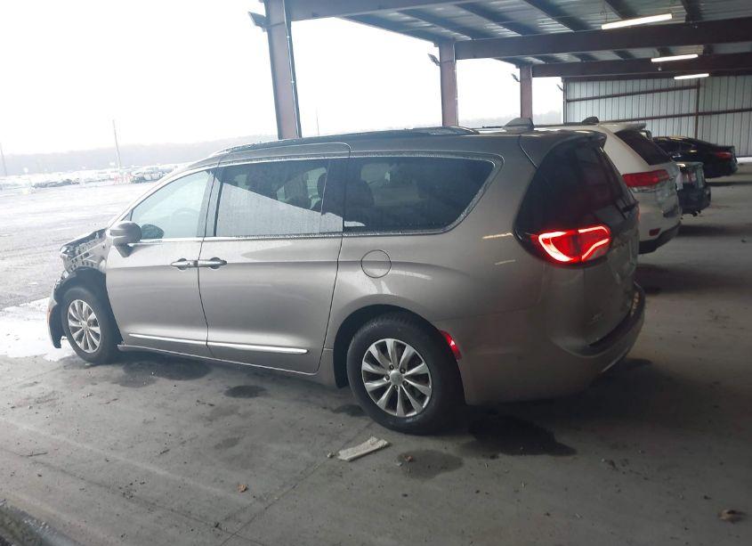 Photo 14 of 2018 Chrysler Pacifica TOURING L (VIN 2C4RC1BG2JR262849)