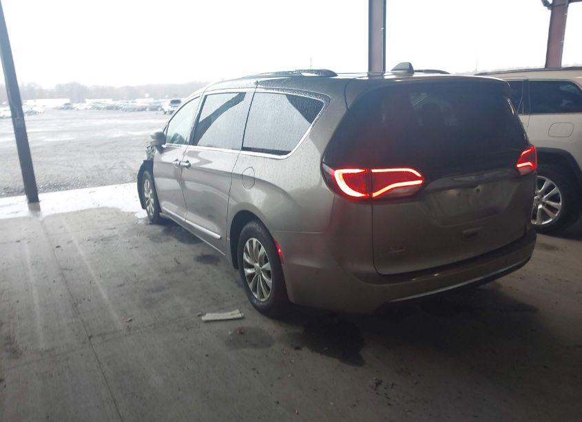 Photo 3 of 2018 Chrysler Pacifica TOURING L (VIN 2C4RC1BG2JR262849)