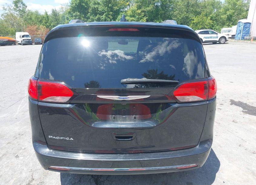 Photo 16 of 2018 Chrysler Pacifica TOURING L (VIN 2C4RC1BG2JR280316)