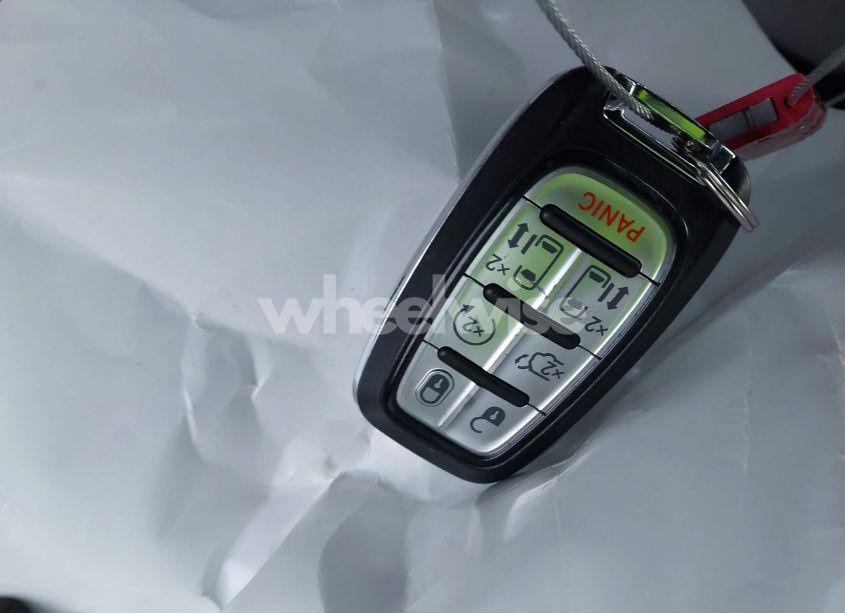 Photo 11 of 2019 Chrysler Pacifica TOURING L (VIN 2C4RC1BG2KR526198)