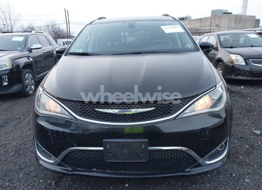 Photo 12 of 2019 Chrysler Pacifica TOURING L (VIN 2C4RC1BG2KR526198)