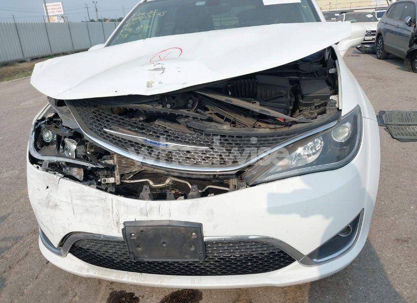 Photo 12 of 2019 Chrysler Pacifica TOURING L (VIN 2C4RC1BG2KR609002)