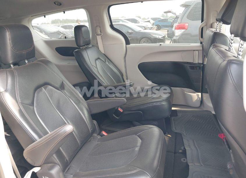 Photo 8 of 2019 Chrysler Pacifica TOURING L (VIN 2C4RC1BG2KR609002)