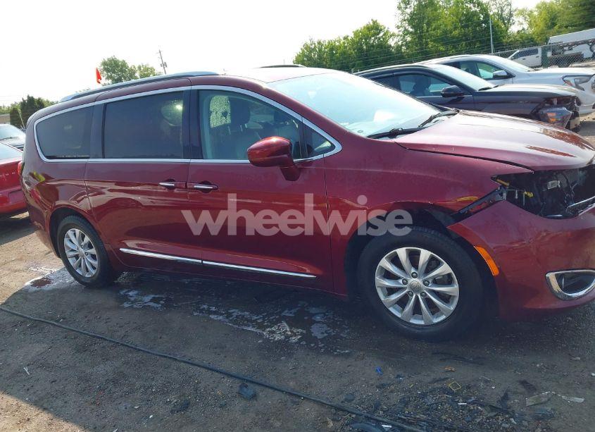 Photo 13 of 2019 Chrysler Pacifica TOURING L (VIN 2C4RC1BG2KR721332)