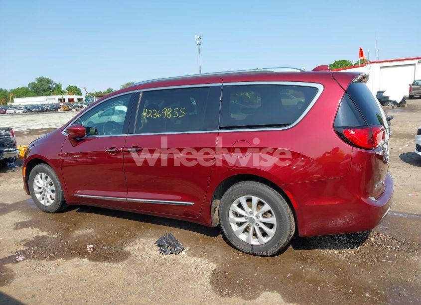 Photo 14 of 2019 Chrysler Pacifica TOURING L (VIN 2C4RC1BG2KR721332)
