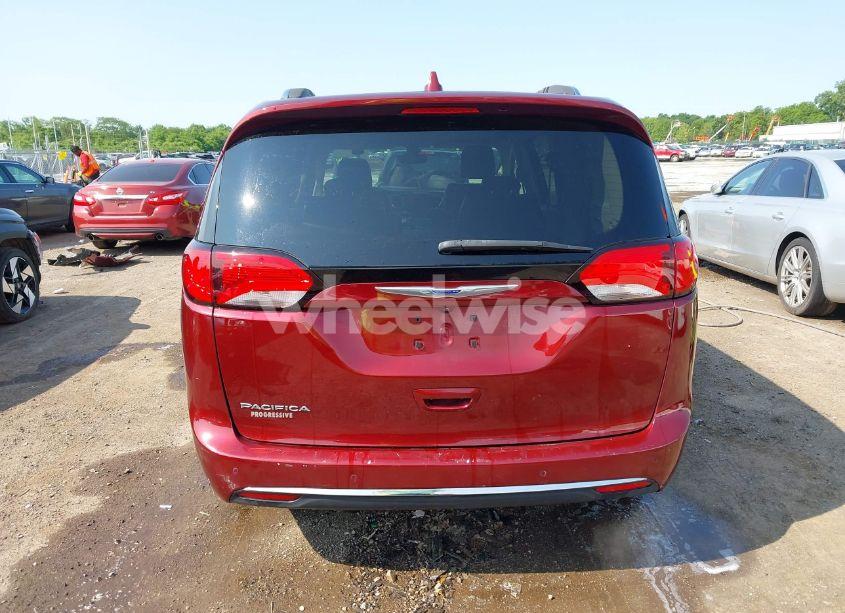 Photo 16 of 2019 Chrysler Pacifica TOURING L (VIN 2C4RC1BG2KR721332)