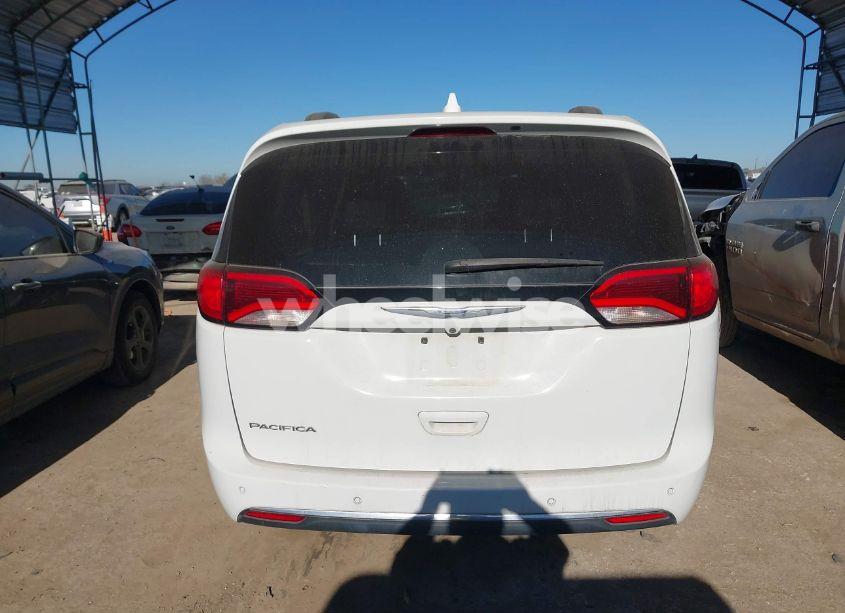 Photo 16 of 2020 Chrysler Pacifica TOURING L (VIN 2C4RC1BG2LR117913)