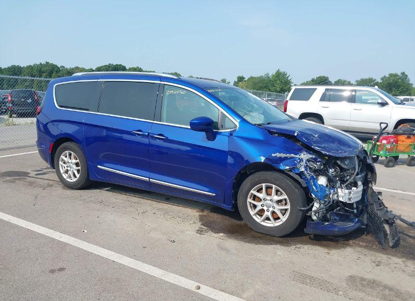 2020 Chrysler Pacifica TOURING L (VIN 2C4RC1BG2LR284367) main photo