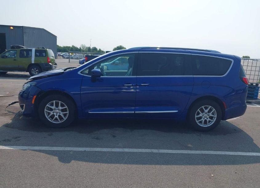 Photo 15 of 2020 Chrysler Pacifica TOURING L (VIN 2C4RC1BG2LR284367)